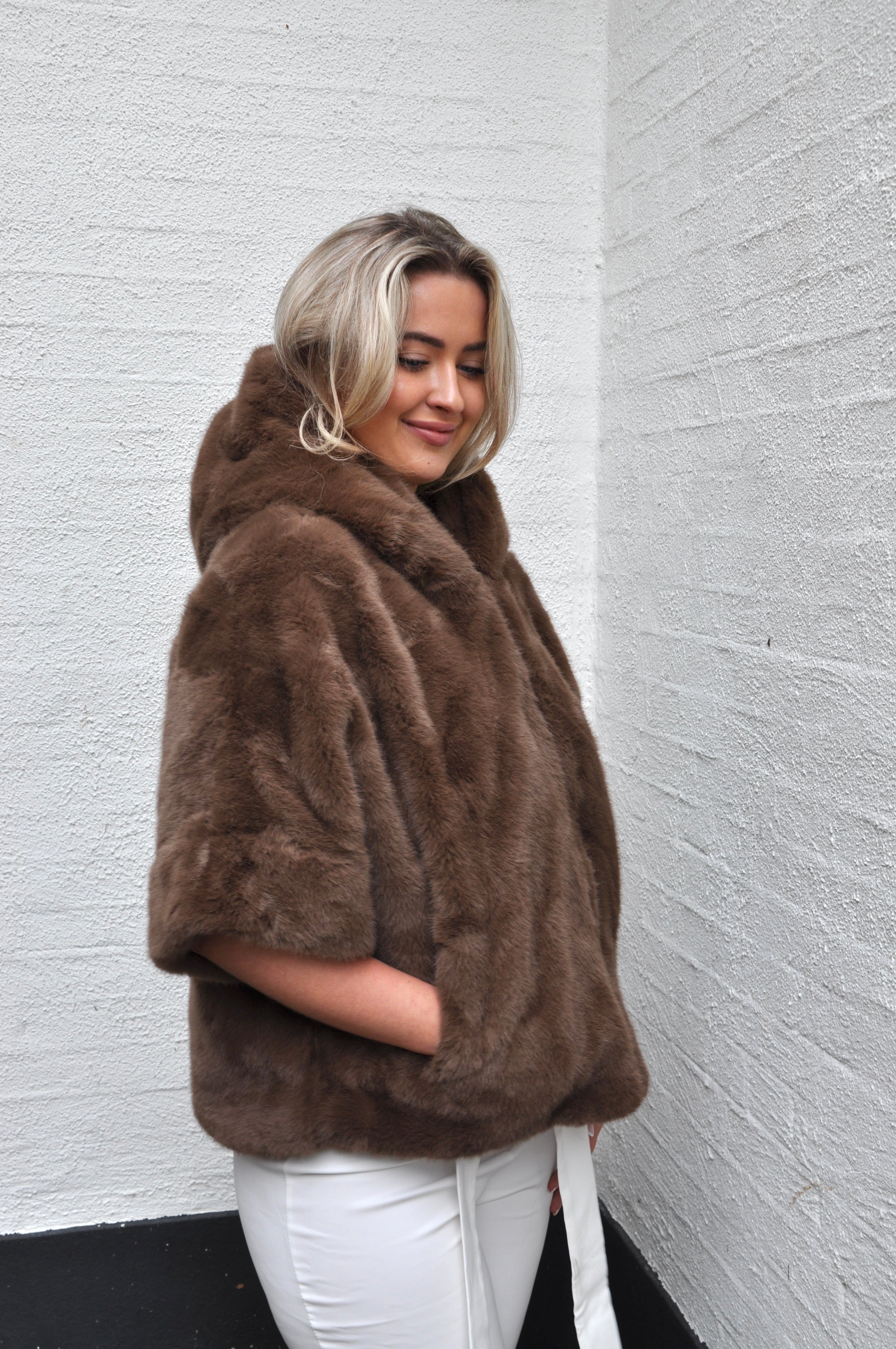Taupe Faux Fur Jacket – One Size