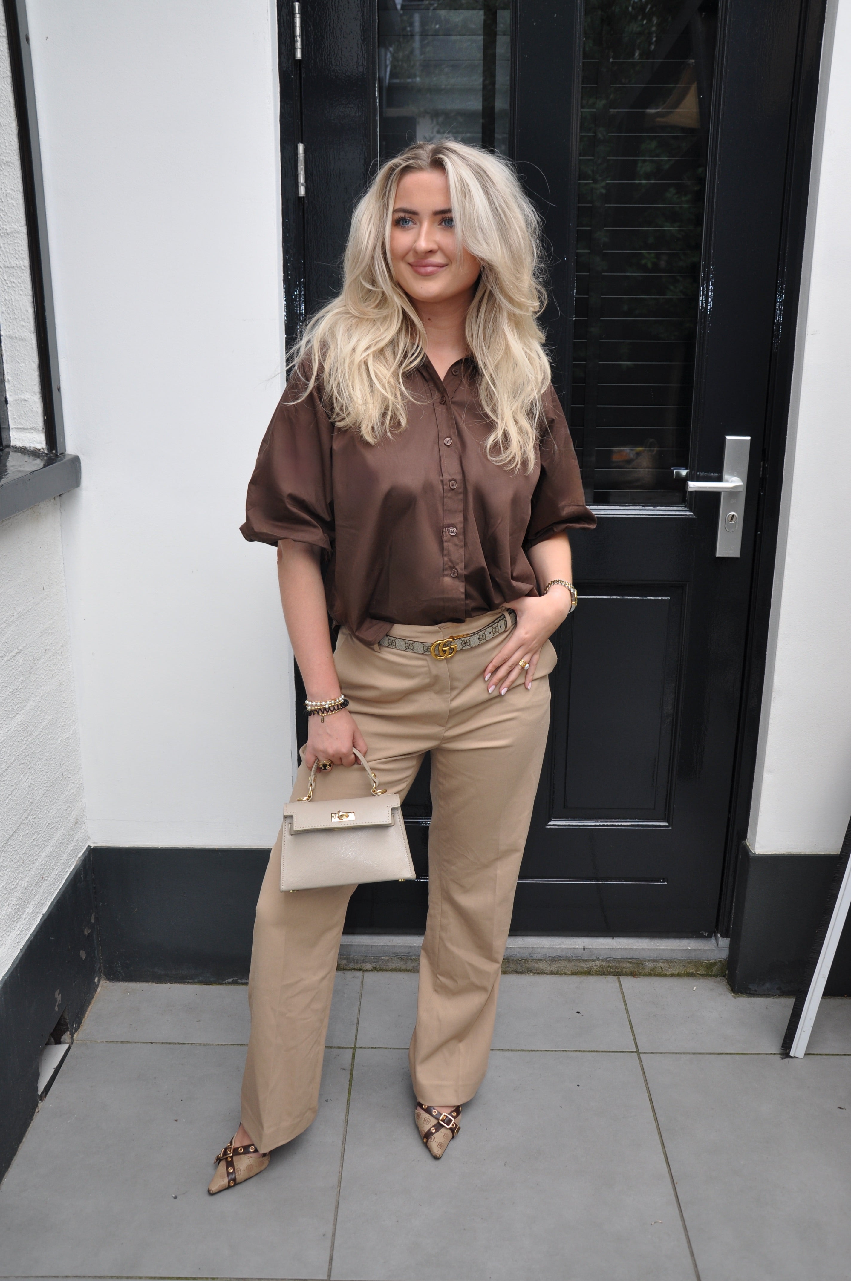 Taupe blouse met korte mouwen